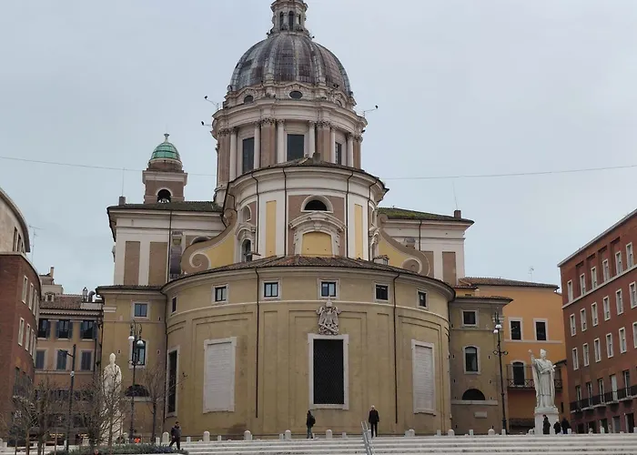 Piazza Del Popolo Gasthuis 4*