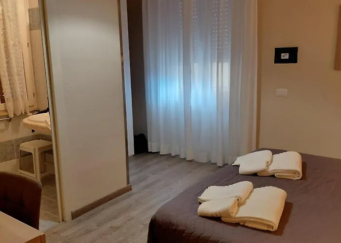 Gasthuis Piazza Del Popolo 4*